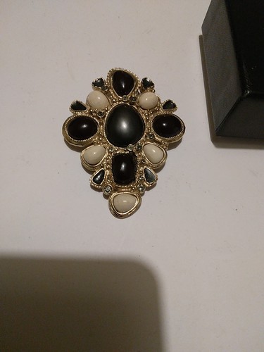 Chanel brooch - chanel,