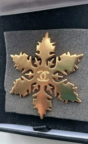 Womens chanel logo gold - cc,