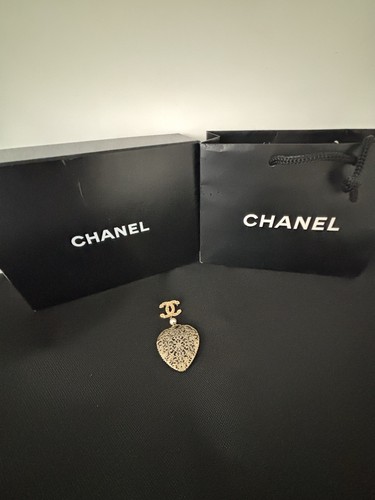 Chanel vintage brooch - vintage,