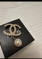 Chanel Pearl With Crystals