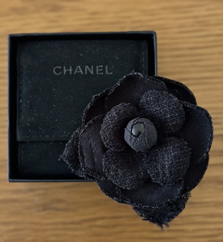 Chanel camélia brooch - chanel,