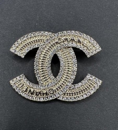 Chanel gold brooch - gold,