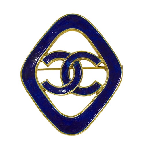 Chanel gold plated brooch - cc,