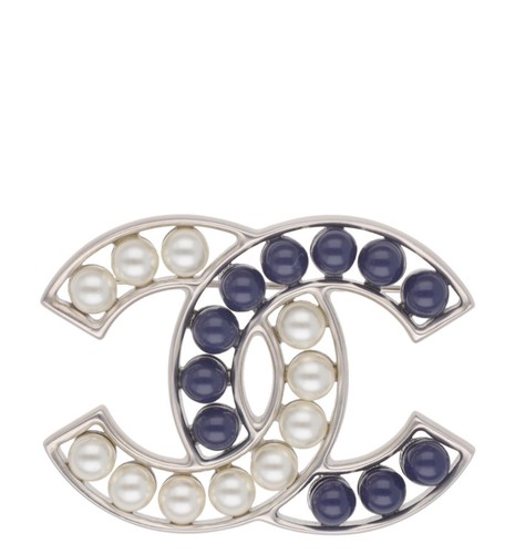 Authentic chanel pearl - authentic,