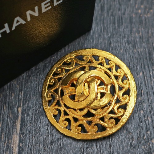 Chanel gold plated logos - gold,
