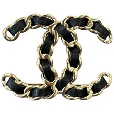 Chanel Women's CC Brooch Black
