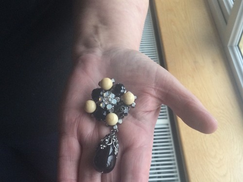 Chanel brooch - chanel, cc